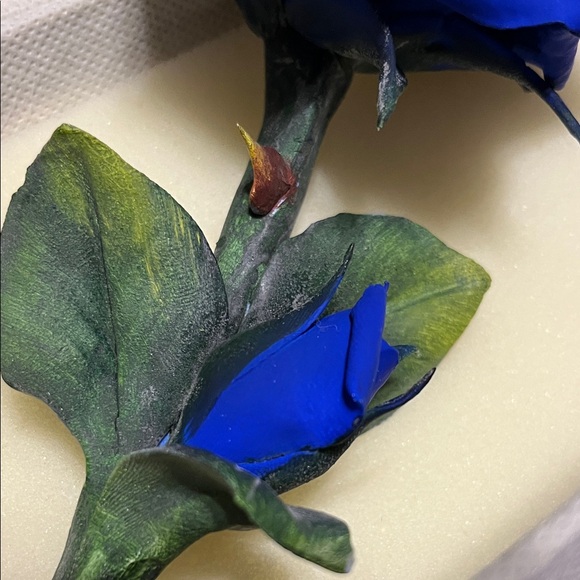 Porcelain Capodimonte Hand Painted Rose - Picture 3 of 11